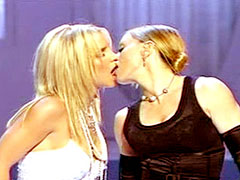 Britney Spears kisses Madonna