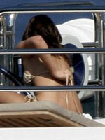 Nude celebrity Cindy Crawford free pic #15