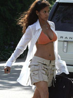 Pictures of Halle Berry out shopping and
