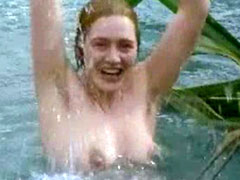 Fully naked Kate Winslet exposes hairy