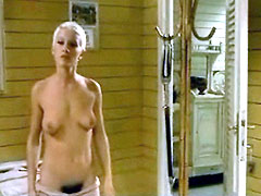 Laure Belle exposes fully naked body..