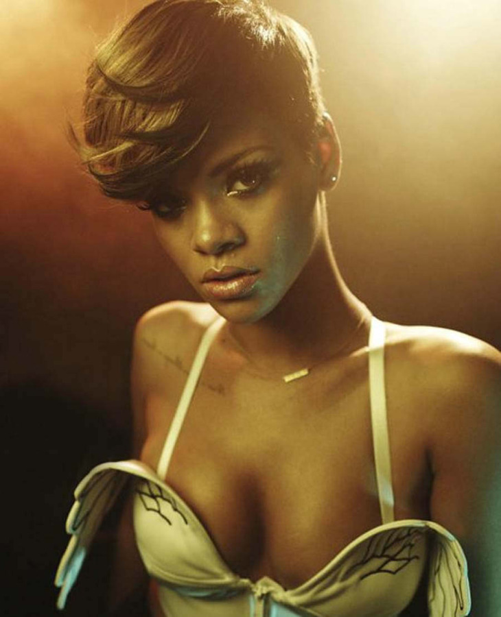 Rihanna Pussy Slip Photo 5