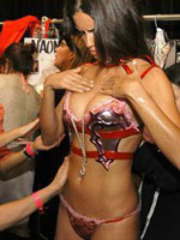 Adriana Lima flaunts her body in..