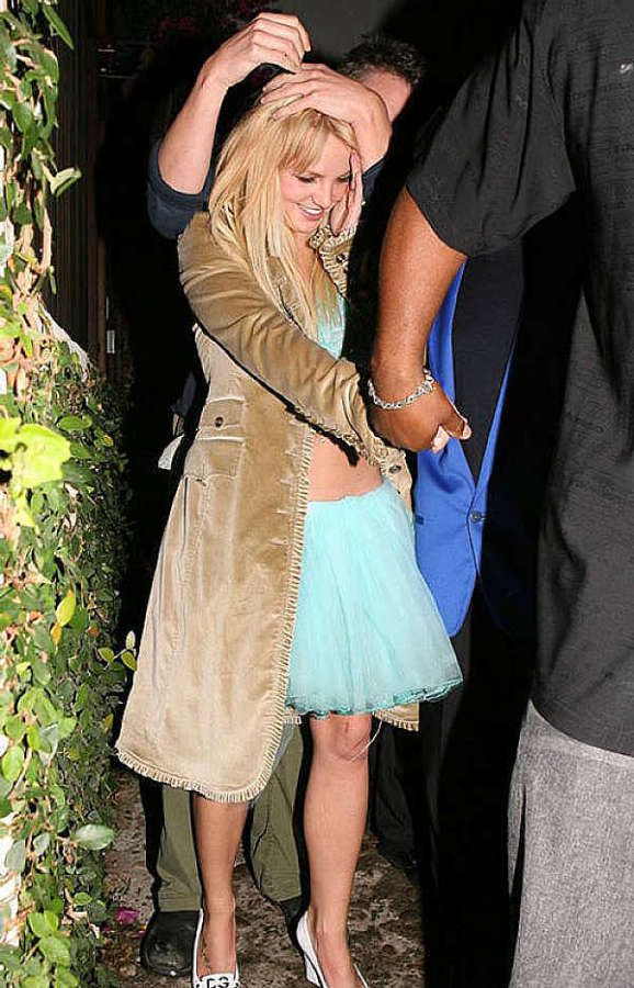 Britney Spears Oops Flashes White Panties Photo 6
