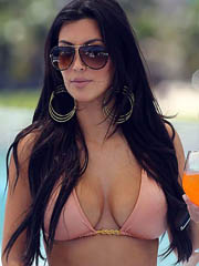 Celeb Kim Kardashian sex photos.
