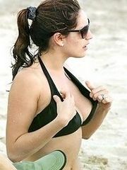 Kelly Brook sexy and topless pictures