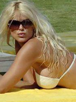 Nude celebrity Victoria Silvstedt free pic #13